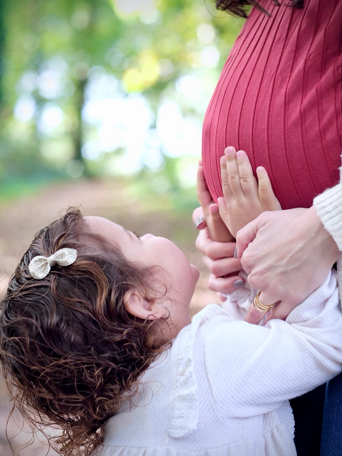 There is a special bond between these two little girls. Little E will make the best big sister! #saltandlight #maternityphotoshoot #waterford