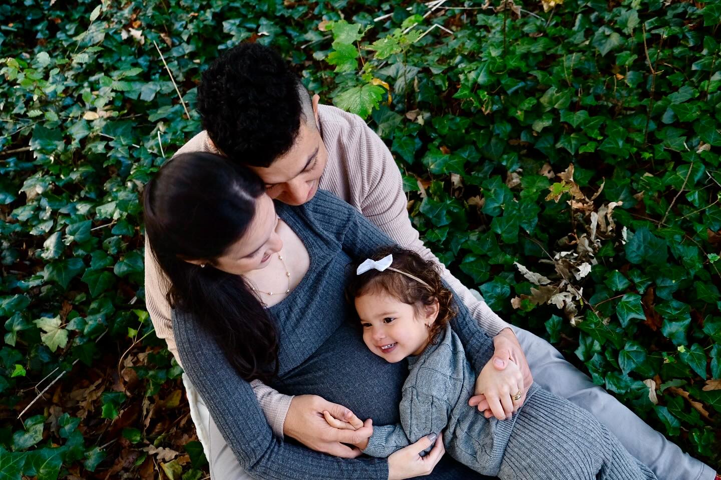 Such love 💕 #saltandlight #photography #maternity #family #waterford